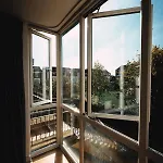 Goldenglow 15 Min Airport ダブリン
