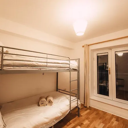 Apartment Goldenglow 15 Min Airport