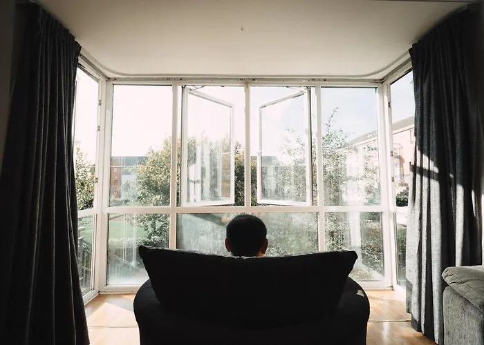 Апартаменты Goldenglow 15 Min Airport